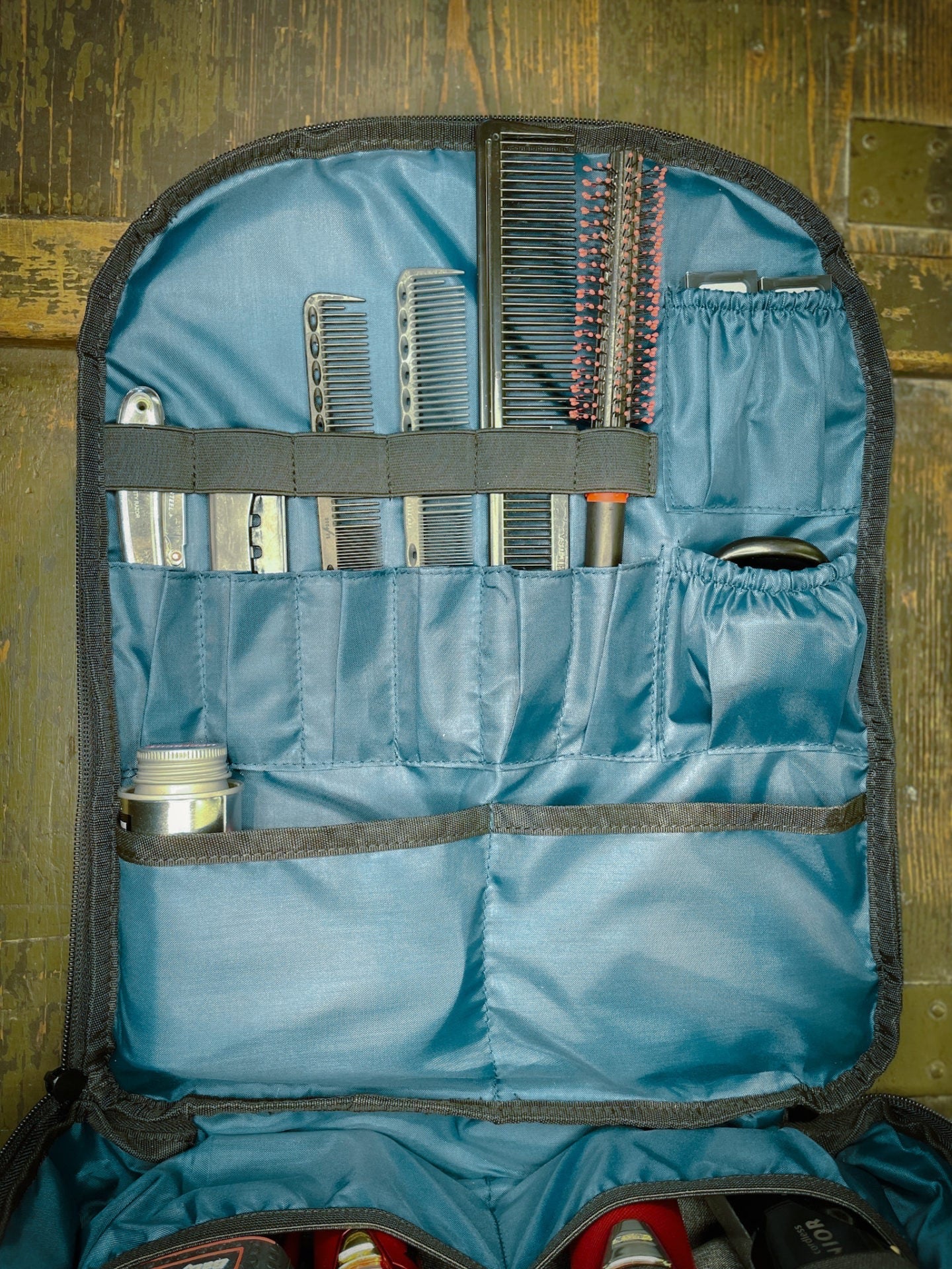 Dead Horse Barber Backpack (gray exterior-black interior)